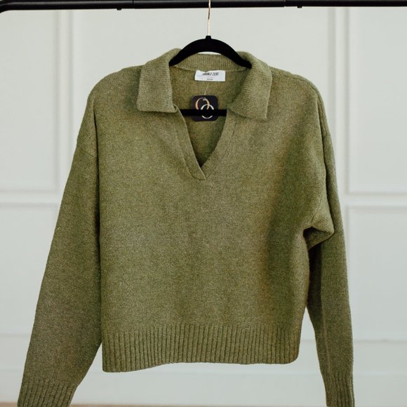 Urban Daizy Zoe V-Neck Sweater - Picture 1 of 4